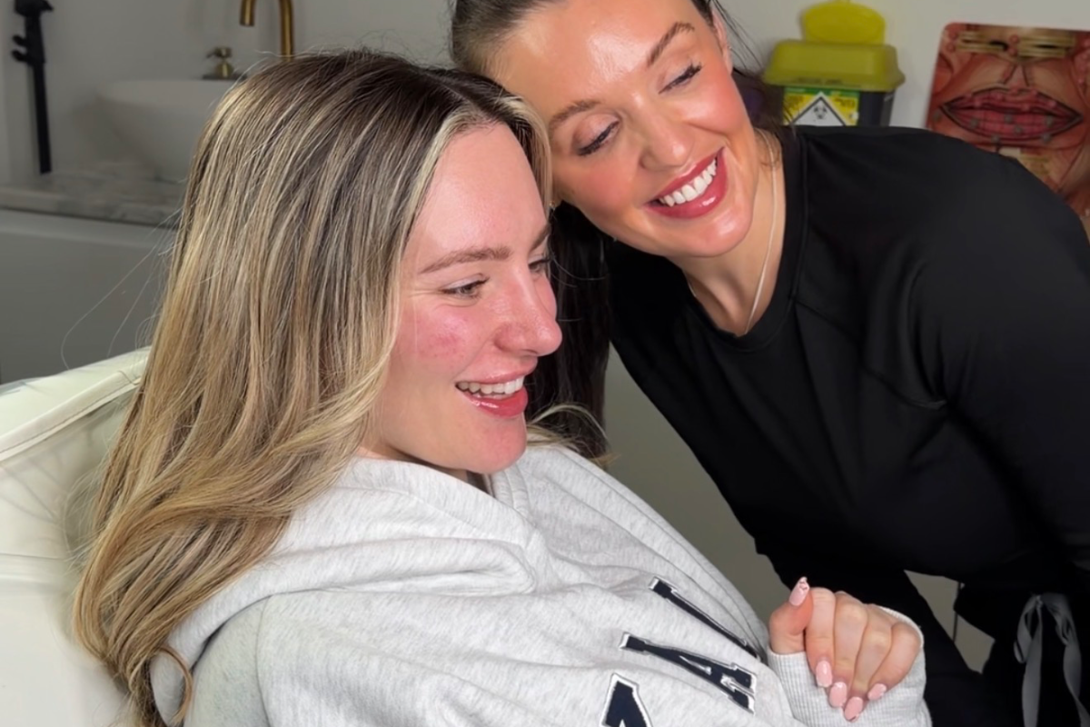 A client and nurse during an appointment at SYN.